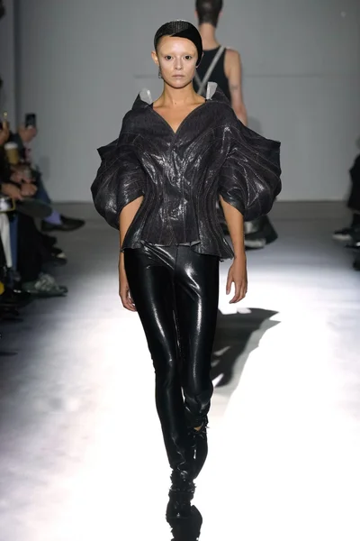 Look 14